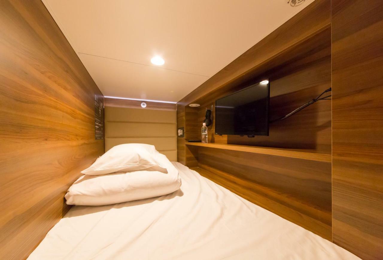 Sauna & Capsule Amza أوساكا المظهر الخارجي الصورة